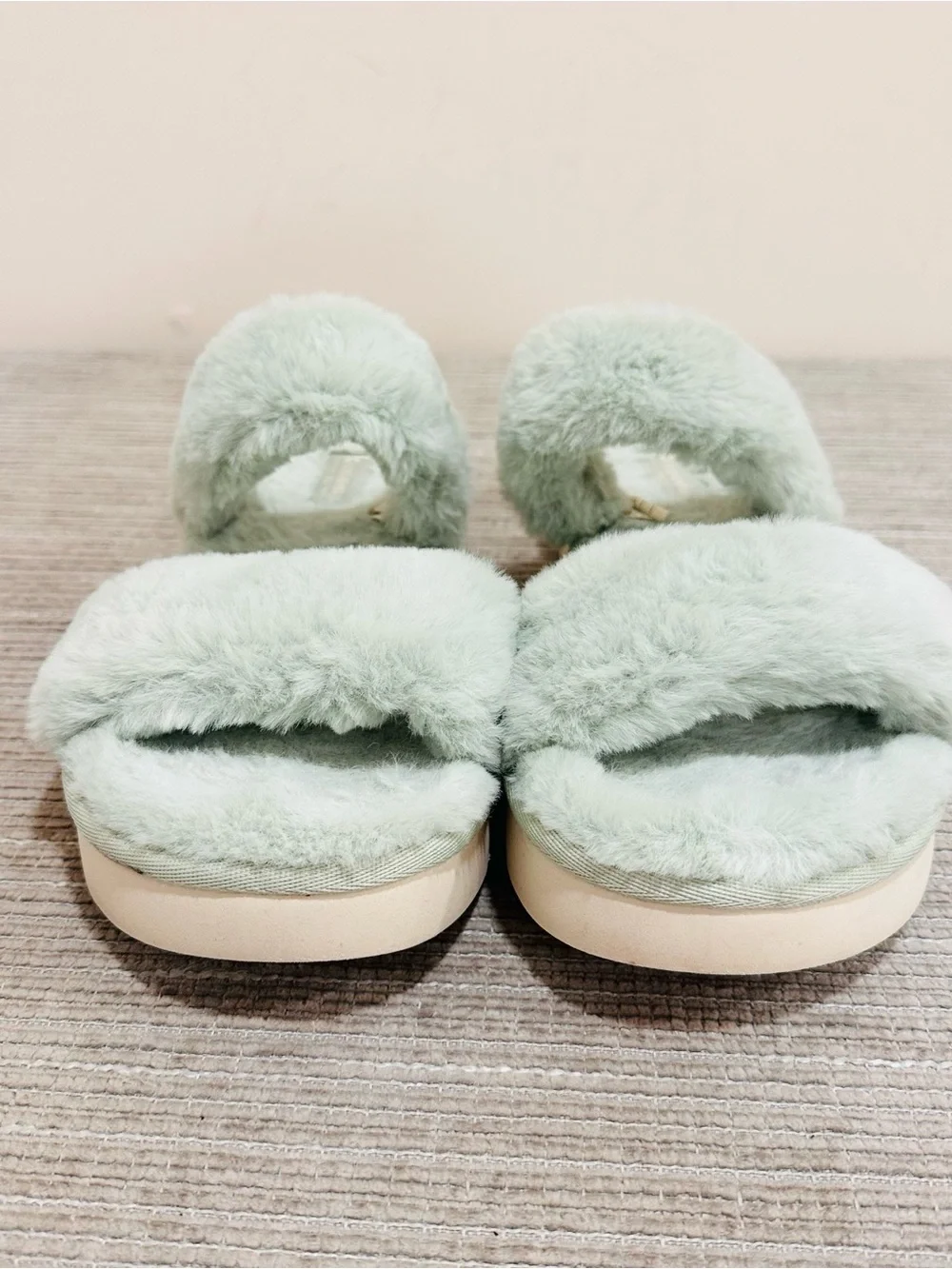 Koolaburra by UGG Fuzz-On Women's Slide Sandals Pale Aqua Mint Size 9 / EU 40